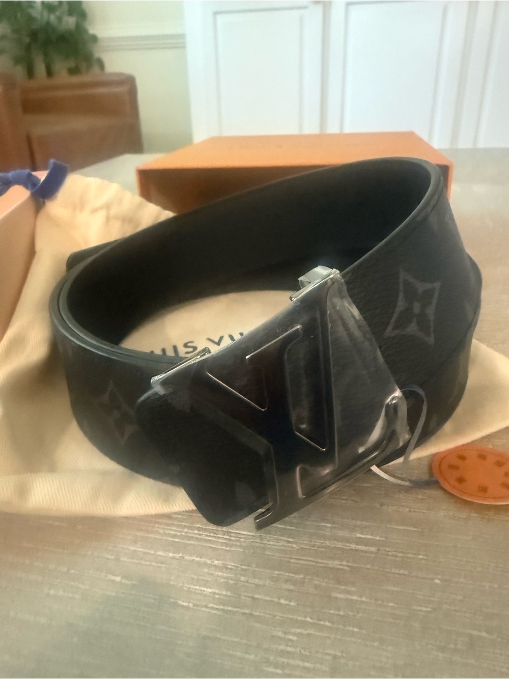Louis Vuitton Men's 40 Monogram Leather Belt - Black